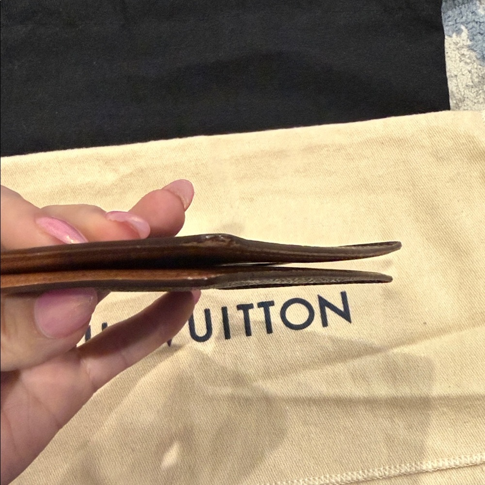 Louis Vuitton Classic Monogram Card Holder - Picture 13 of 14